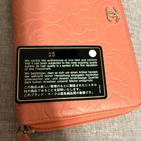 Chanel pink camellia wallet - Picture 13 of 15